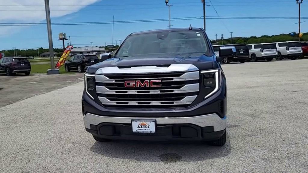 2023 Gmc Sierra 1500 SLE photo 3