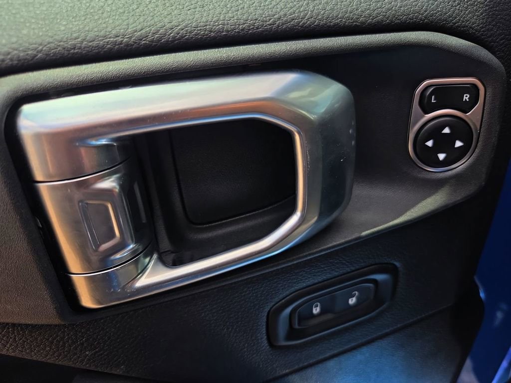 2025 Jeep Wrangler 4-Door Sahara - Photo 15