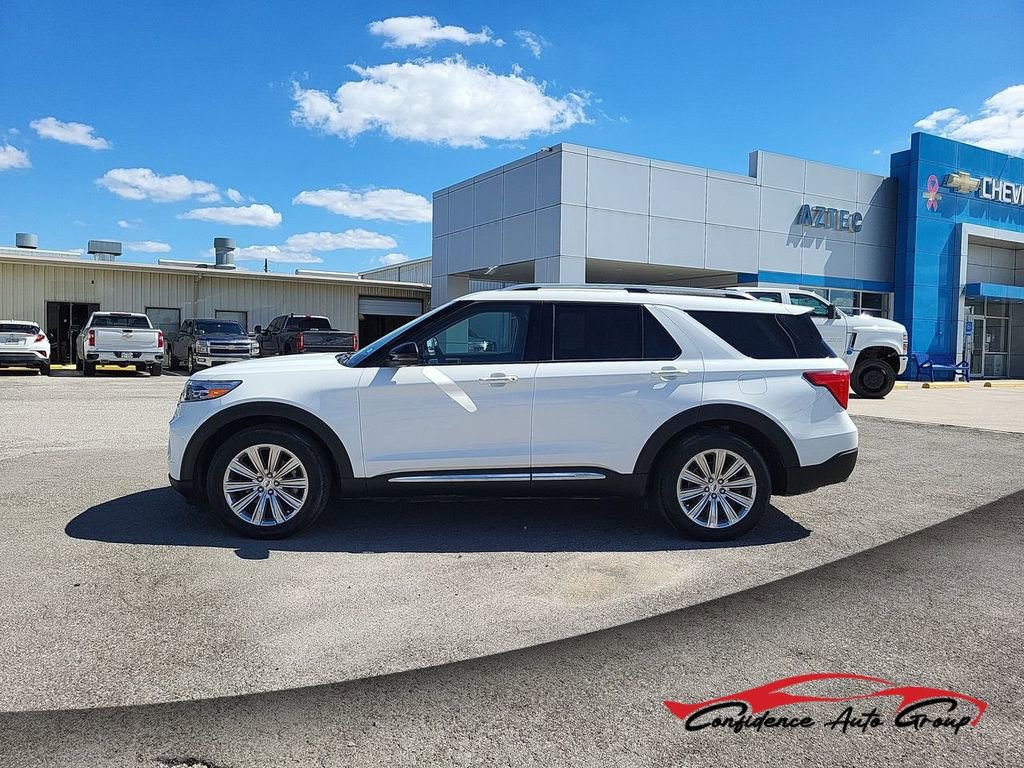 2022 Ford Explorer Limited's photo