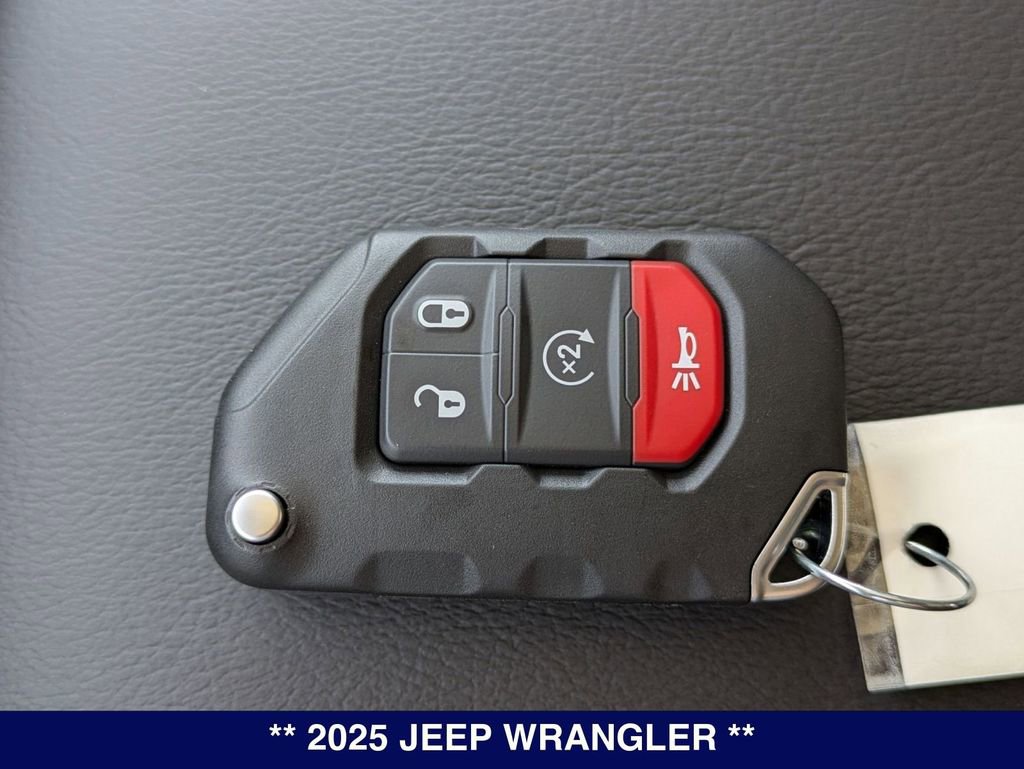 2025 Jeep Wrangler 4-Door Sahara - Photo 32