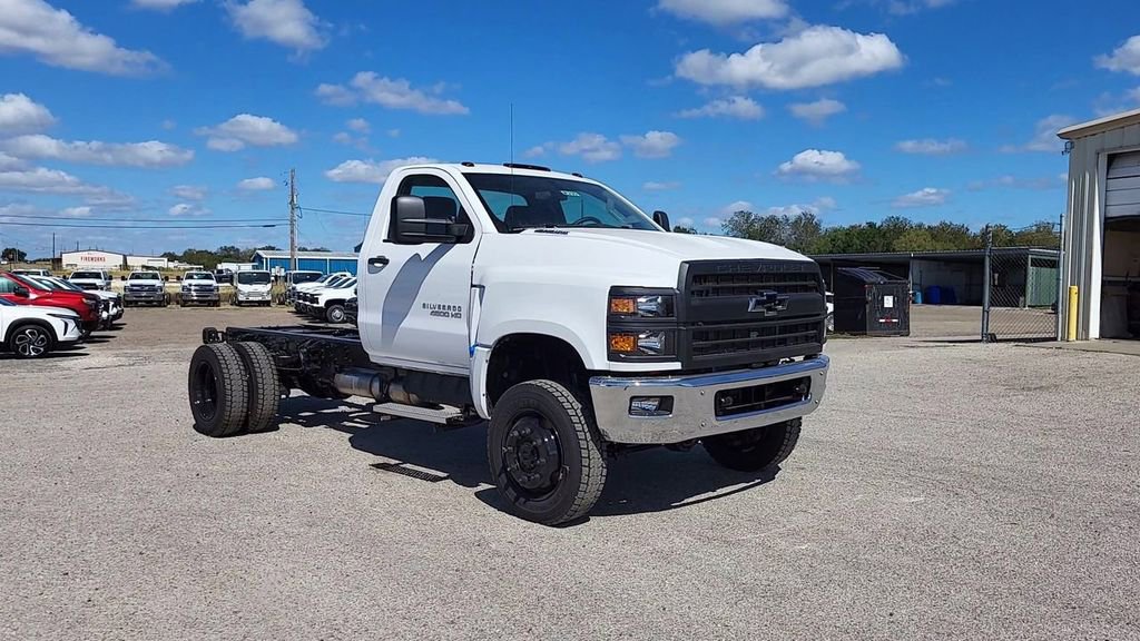 2024 Chevrolet Silverado 4500HD Work Truck photo 2