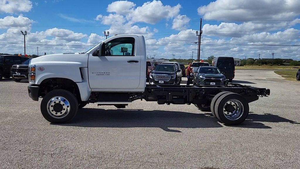 2024 Chevrolet Silverado 4500HD Work Truck photo 4
