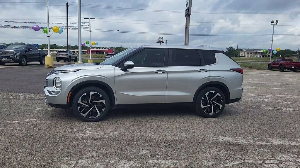 Used 2024 Mitsubishi Outlander SE SUV