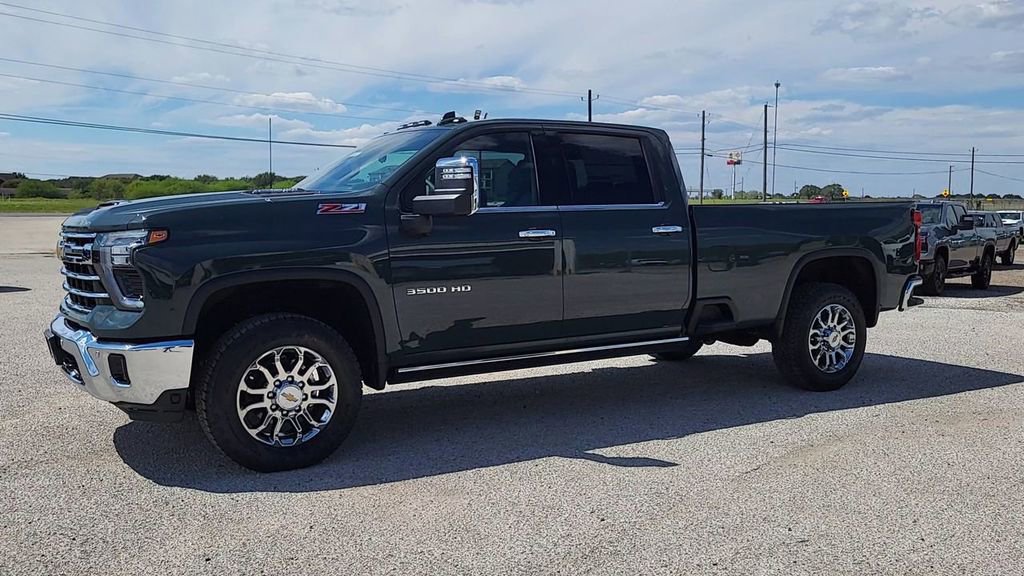2026 Chevrolet Silverado 3500HD LTZ photo 3