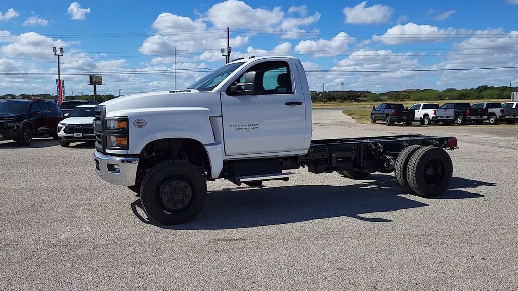 2024 Chevrolet Silverado 4500HD Work Truck photo 4
