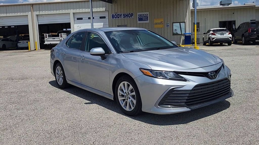 2023 Toyota Camry LE photo 2
