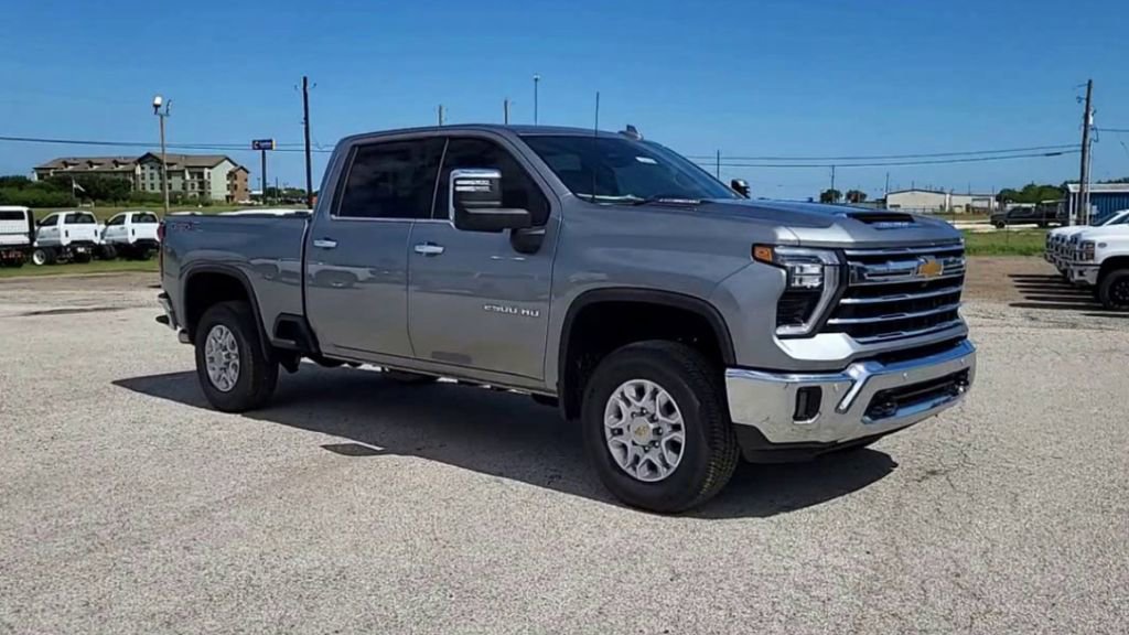 2025 Chevrolet Silverado 2500HD LTZ photo 2