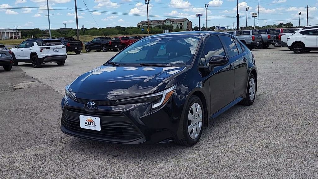 2023 Toyota Corolla Hybrid LE photo 3