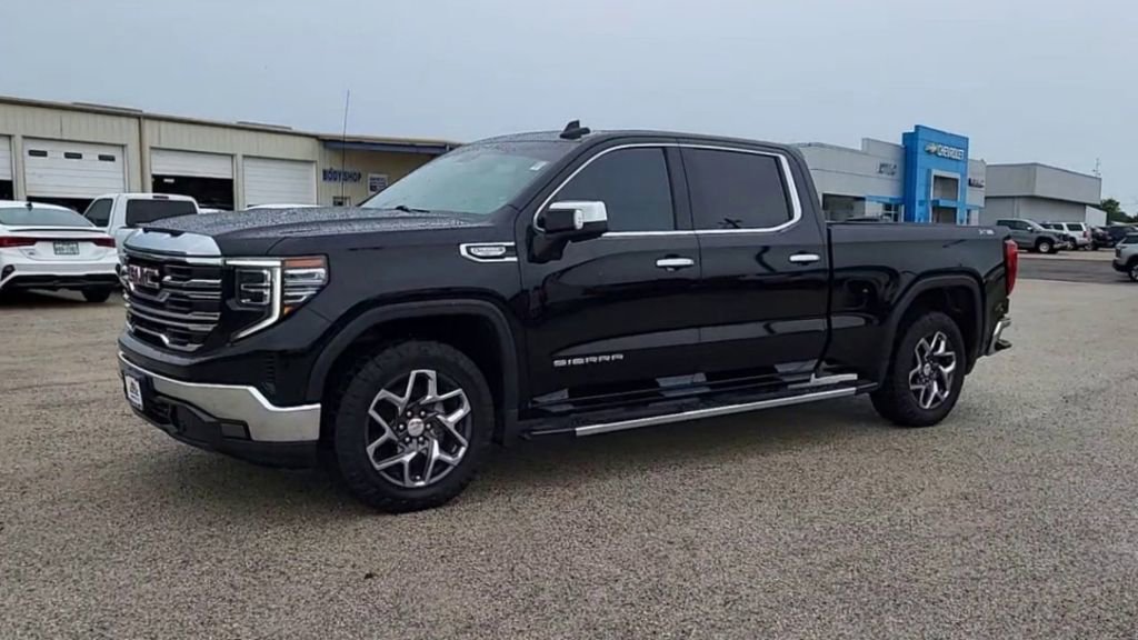 2023 Gmc Sierra 1500 SLT photo 3