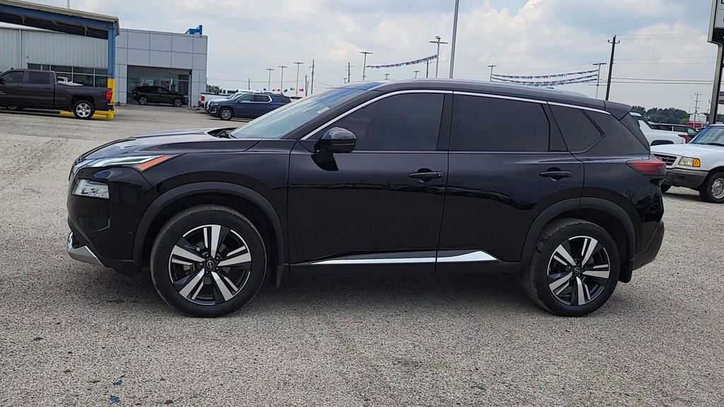 2023 Nissan Rogue Platinum photo 2