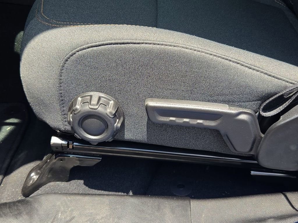 2025 Jeep Wrangler 4-Door Sahara - Photo 14