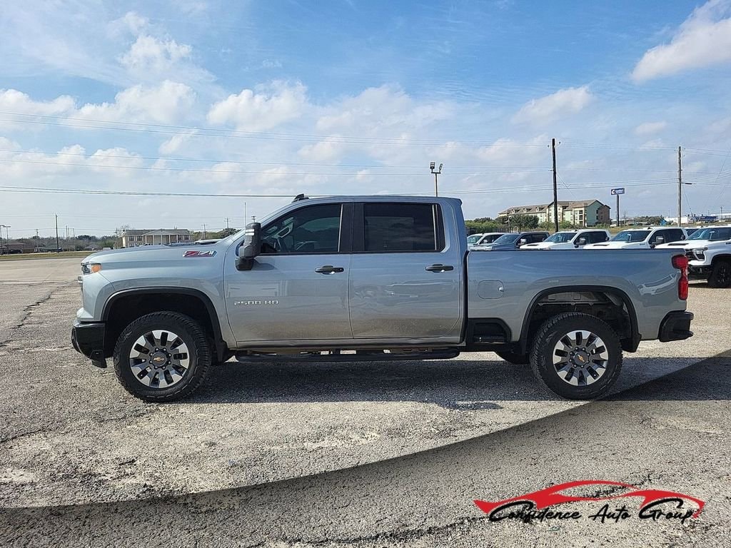 2024 Chevrolet Silverado 2500HD Custom's photo