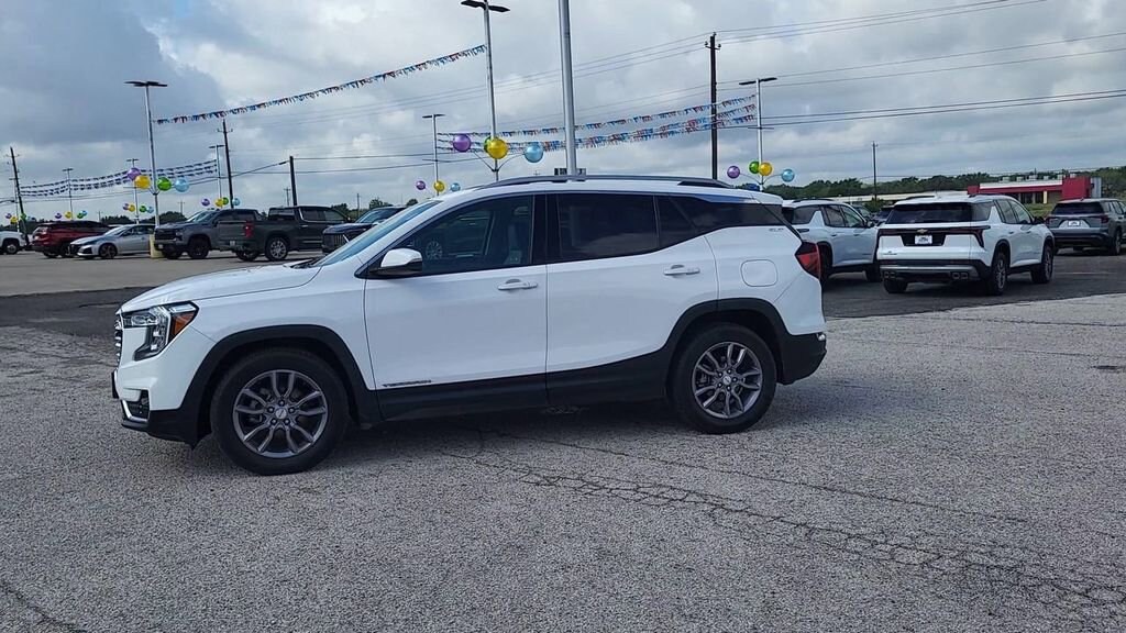 Used 2024 GMC Terrain SLT SUV