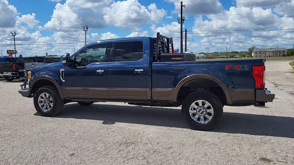 2017 Ford F-250 Lariat photo 4