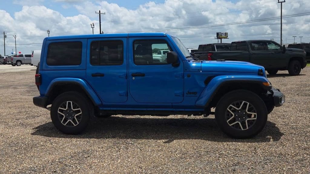 2025 Jeep Wrangler 4-Door Sahara - Photo 9