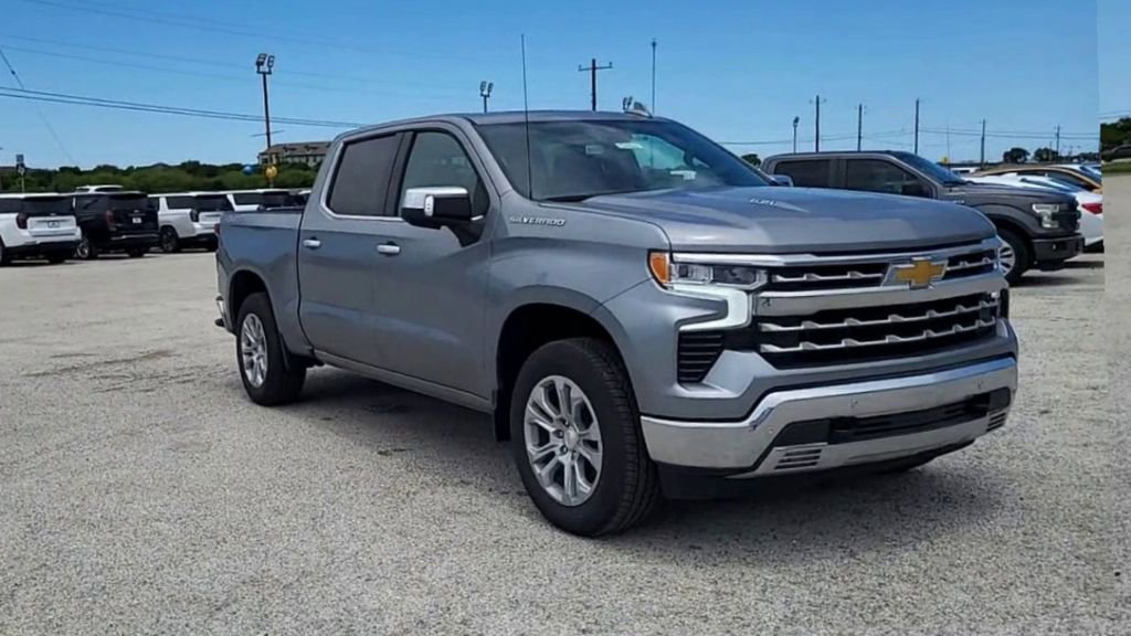 2025 Chevrolet Silverado 1500 LTZ photo 2