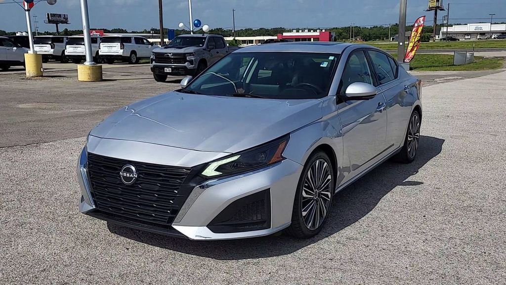 2023 Nissan Altima 2.5 SL photo 2