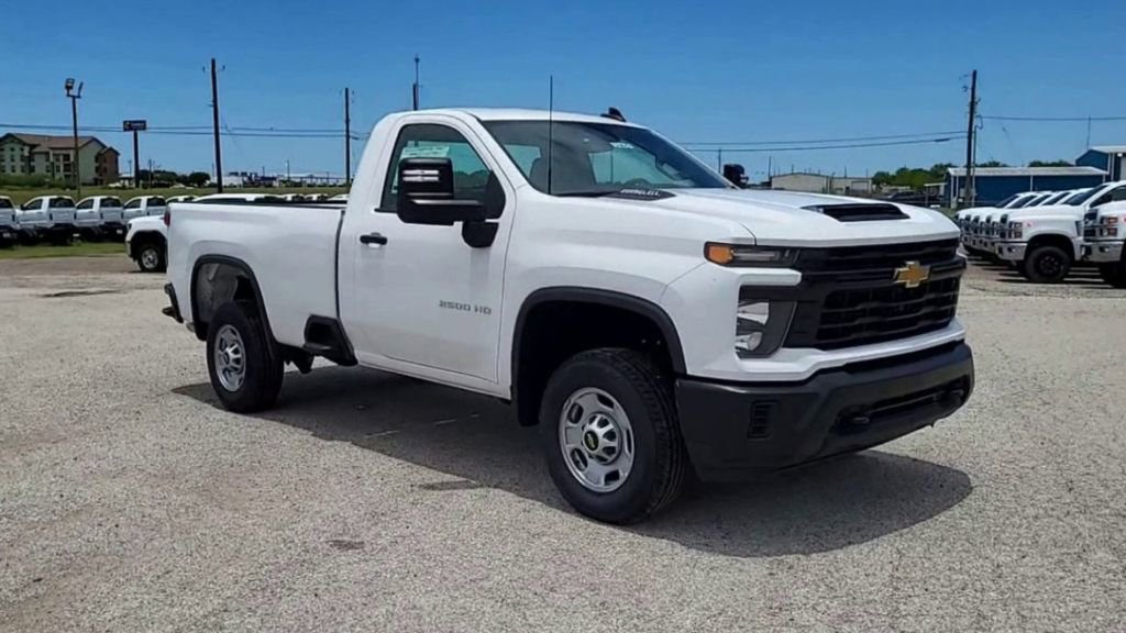 2025 Chevrolet Silverado 2500HD Work Truck photo 2