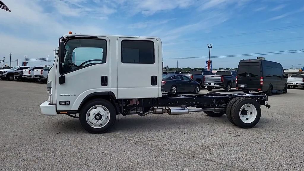 2024 Chevrolet Silverado 4500HD photo 4