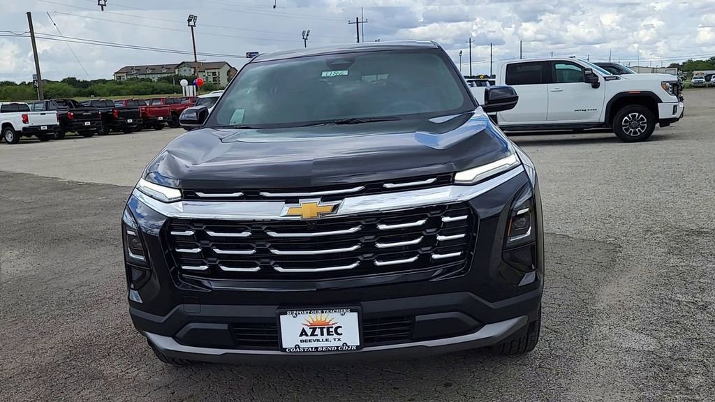 2026 Chevrolet Equinox LT photo 2
