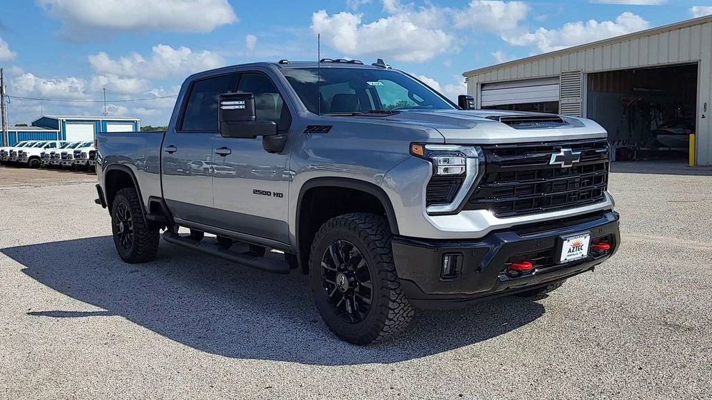 2025 Chevrolet Silverado 2500HD LTZ photo 2