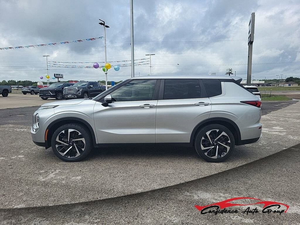 Used 2024 Mitsubishi Outlander SE SUV