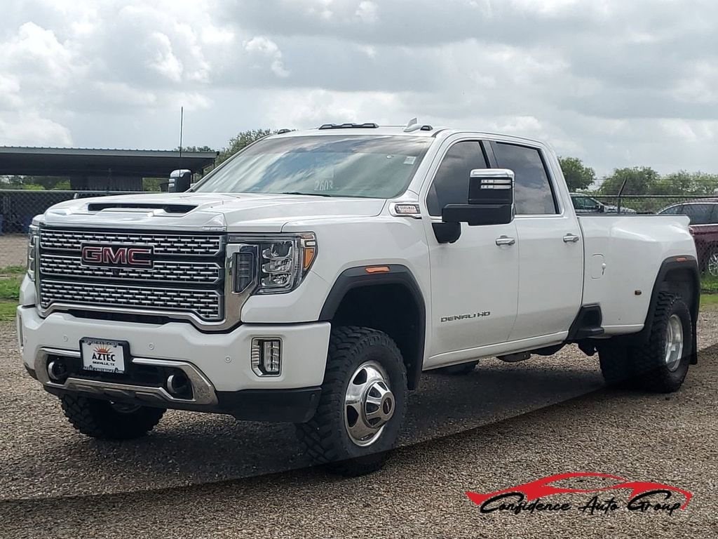 2020 GMC Sierra 4WD Crew Cab Long Box DRW Denali's photo