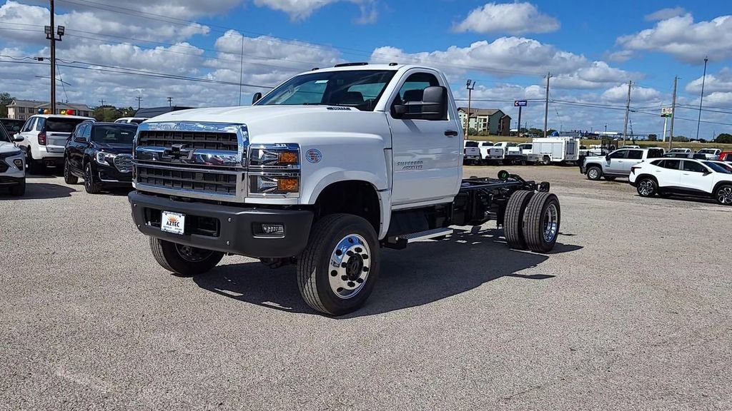 2024 Chevrolet Silverado 4500HD Work Truck photo 3