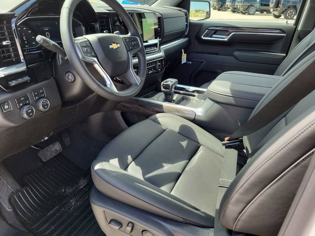 2025 Chevrolet Silverado 1500 LTZ - Photo 11