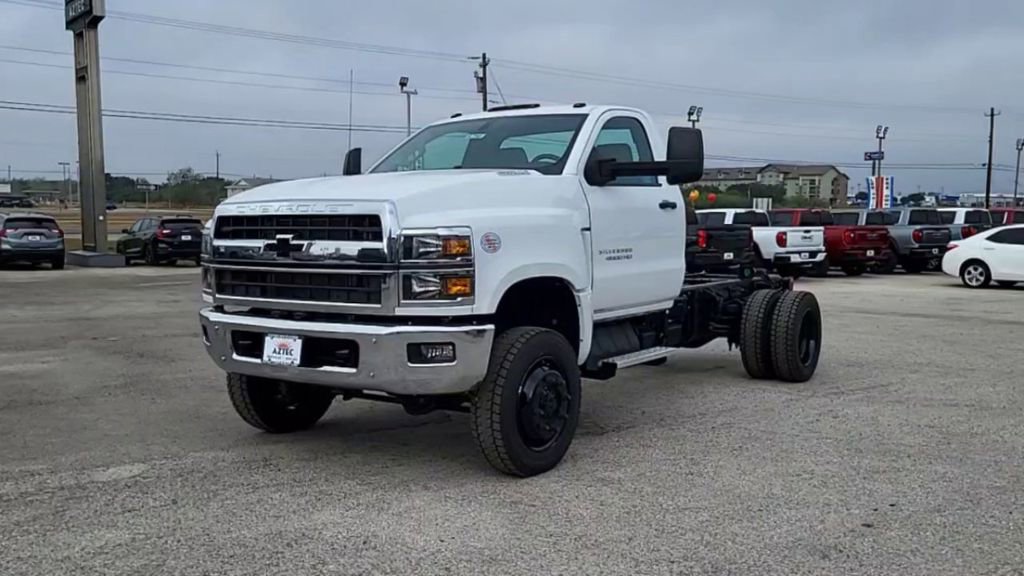 2024 Chevrolet Silverado 4500HD Work Truck photo 2