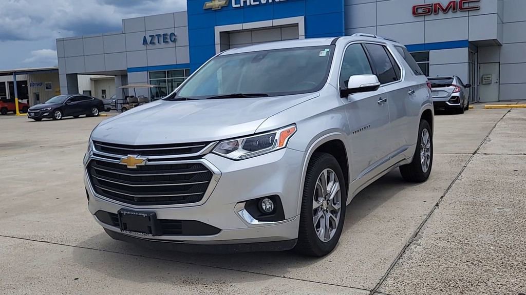 2020 Chevrolet Traverse Premier photo 2