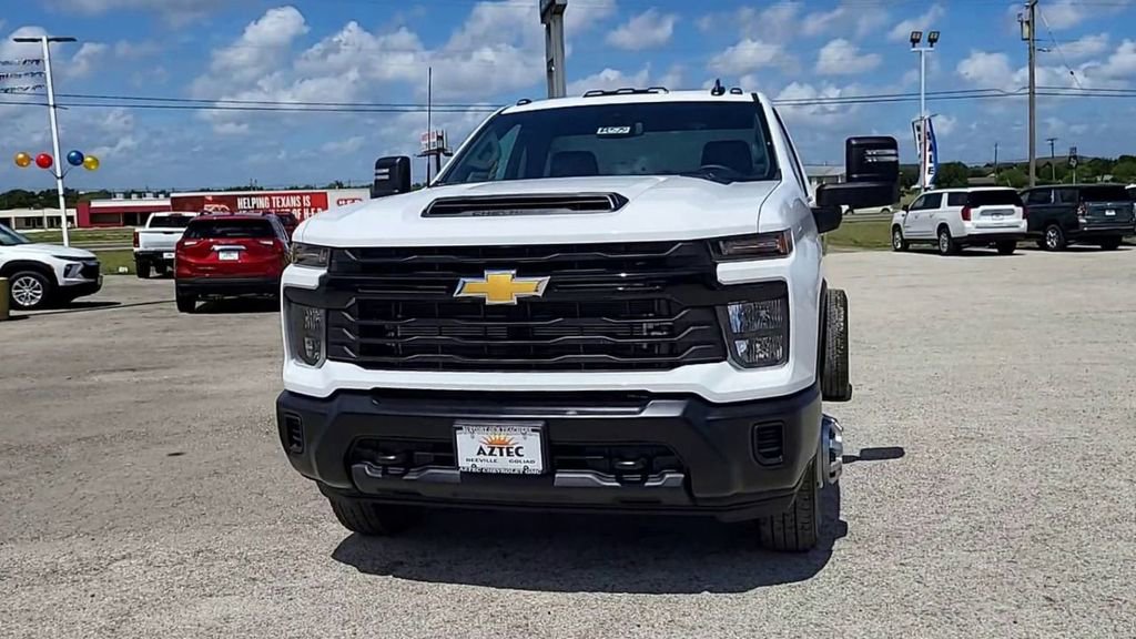 2024 Chevrolet Silverado 3500HD Work Truck photo 3