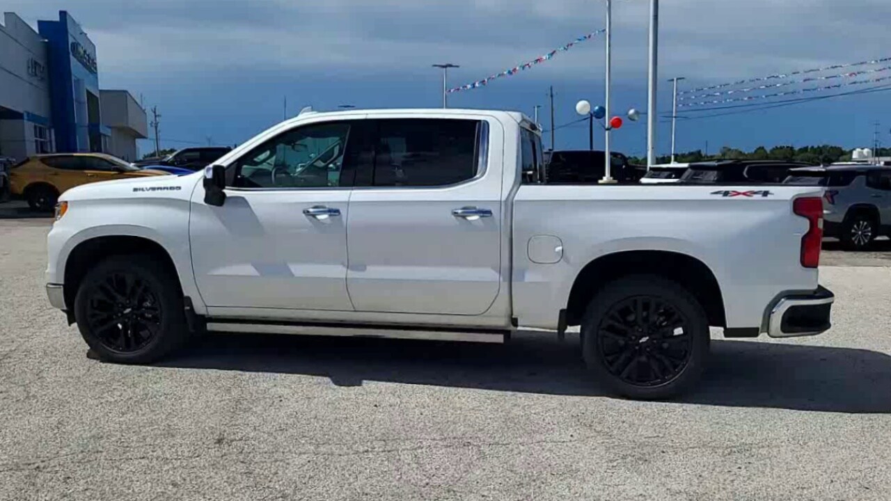 2025 Chevrolet Silverado 1500 LTZ - Photo 31