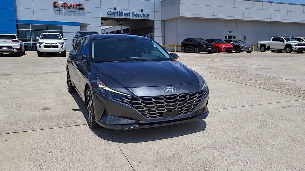 Used 2022 Hyundai Elantra SEL with VIN 5NPLN4AG7NH067836 for sale in Beeville, TX