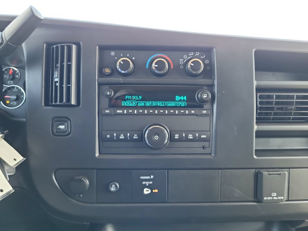 2026 Chevrolet Express Cargo Work Van - Photo 18