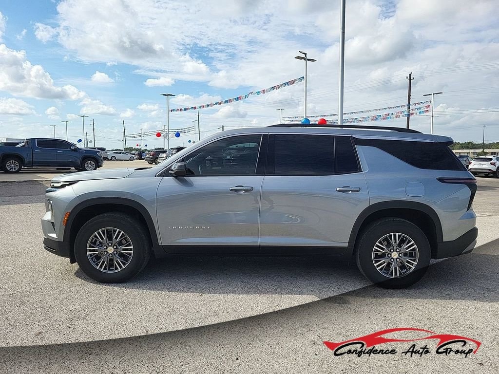 Used 2025 Chevrolet Traverse LT SUV