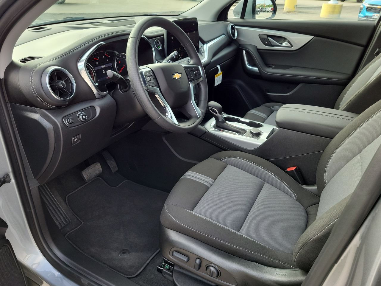 2025 Chevrolet Blazer 2LT - Photo 38