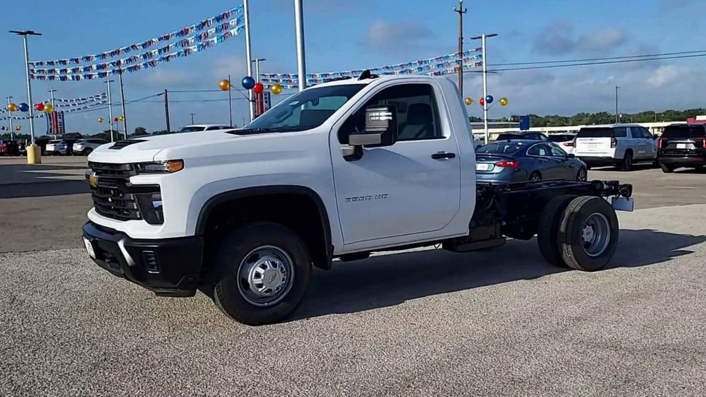 2024 Chevrolet Silverado 3500HD Work Truck photo 4