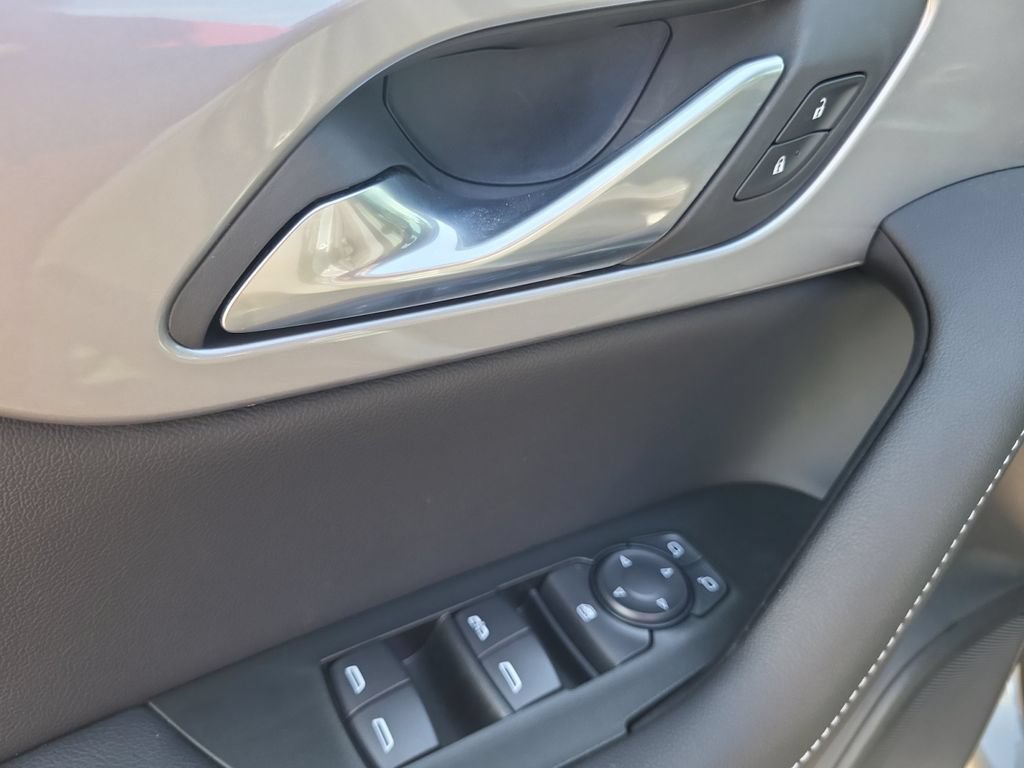 2025 Chevrolet Blazer 2LT - Photo 10