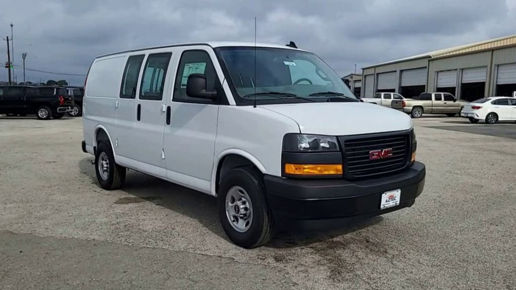 2025 Gmc Savana Cargo 2500 photo 2