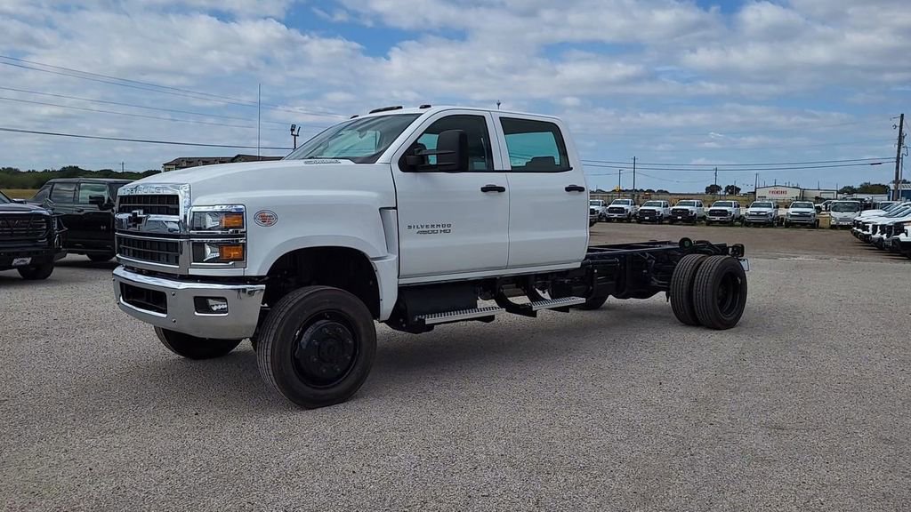 2024 Chevrolet Silverado 4500HD Work Truck photo 3