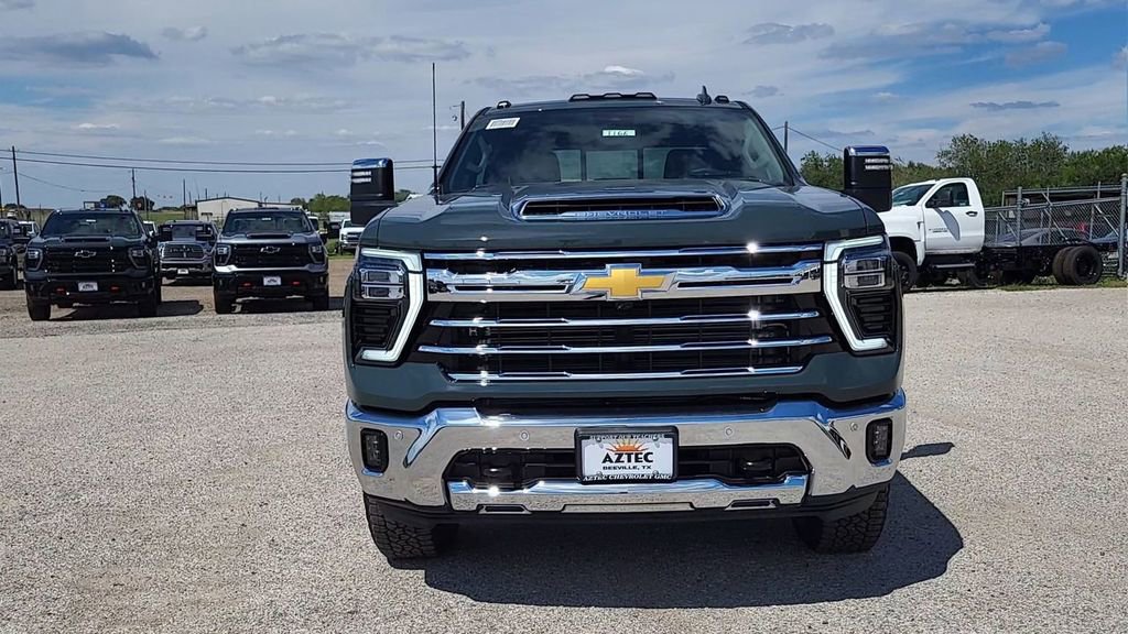 2026 Chevrolet Silverado 3500HD LTZ photo 2