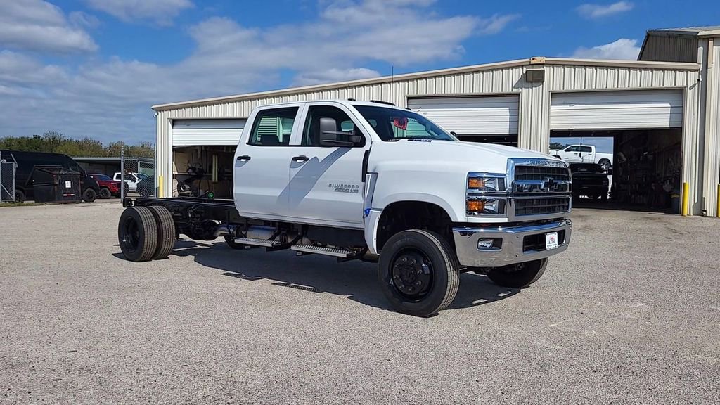 2024 Chevrolet Silverado 4500HD Work Truck photo 2