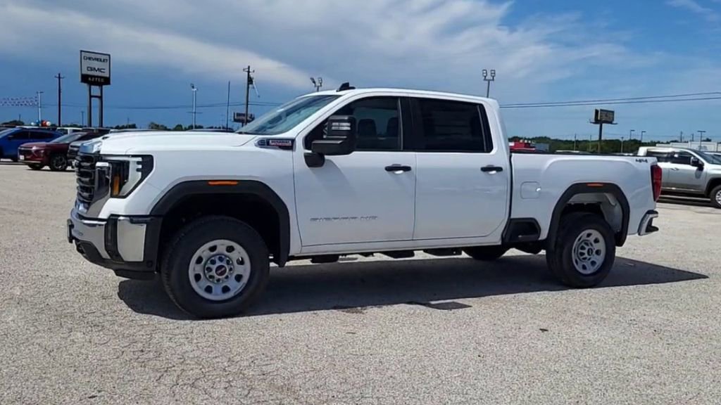 2024 Gmc Sierra 2500 HD Pro photo 3