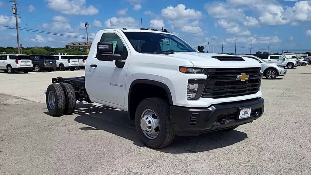 2024 Chevrolet Silverado 3500HD Work Truck photo 2