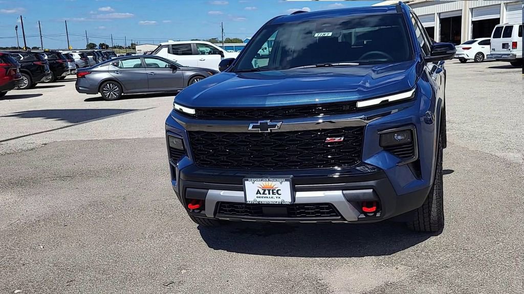 2026 Chevrolet Traverse Z71 photo 3