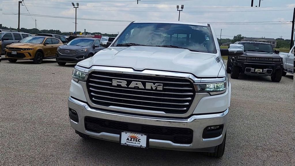 2025 Ram 1500 Laramie photo 3