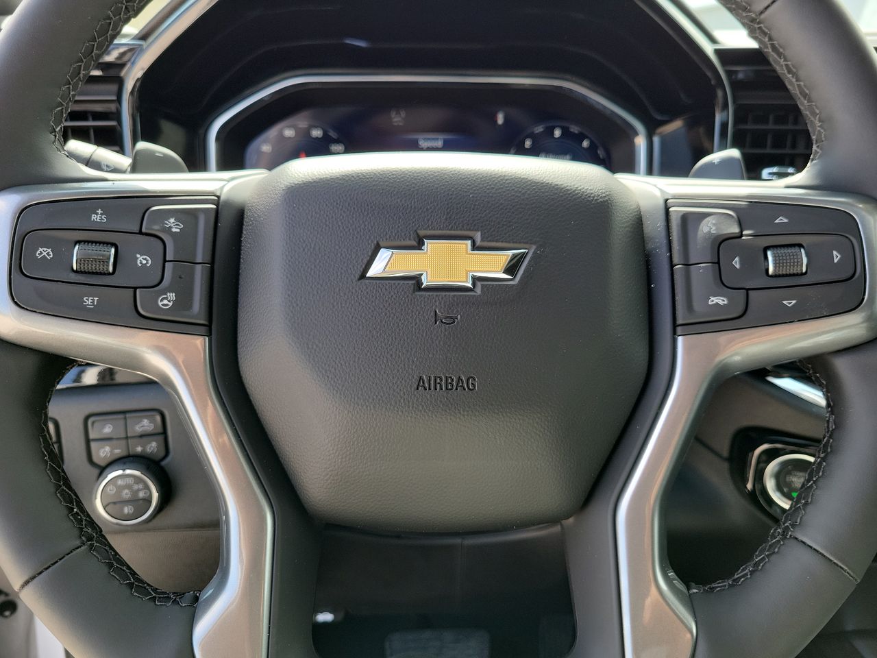 2025 Chevrolet Silverado 1500 LTZ - Photo 40
