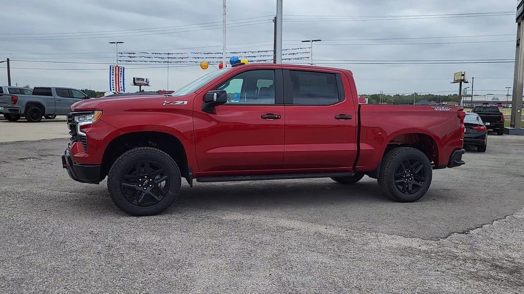 2025 Chevrolet Silverado 1500 LT Trail Boss photo 3