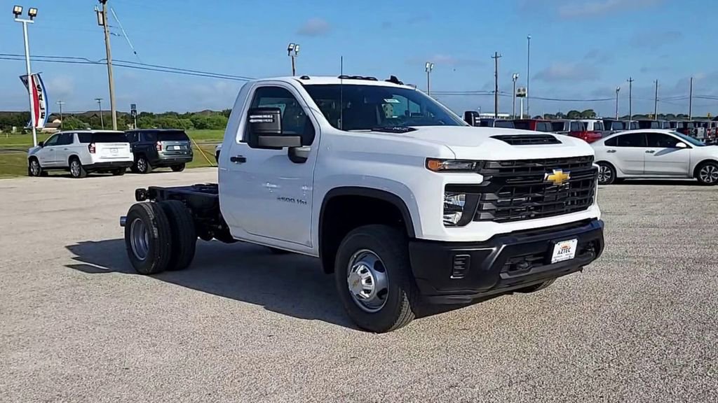 2024 Chevrolet Silverado 3500HD Work Truck photo 2
